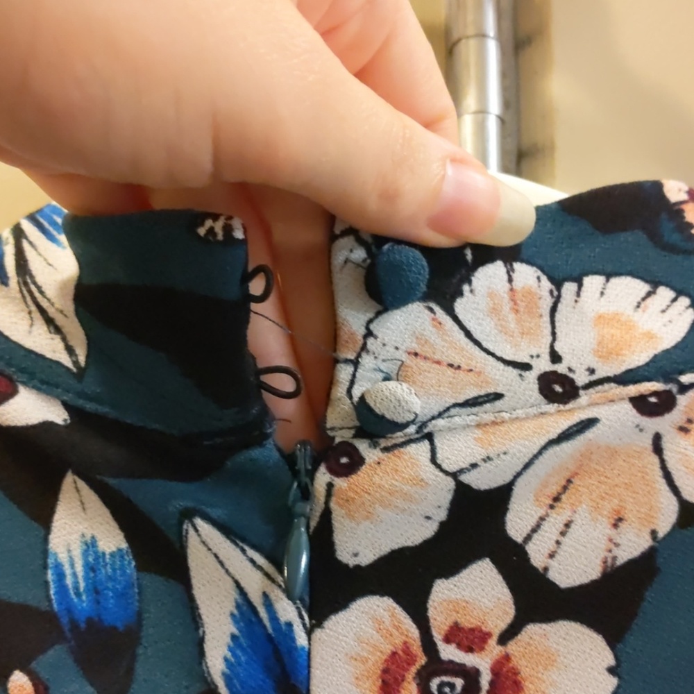 Guess Romper - Picture 3 of 5